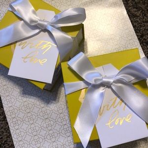 Kendra Scott gift box